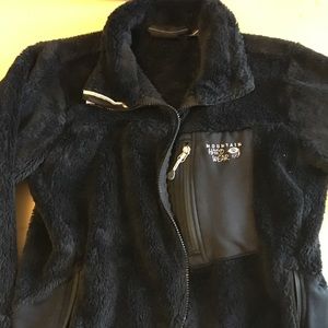 Women’s Mountain Hardwear Jacket.